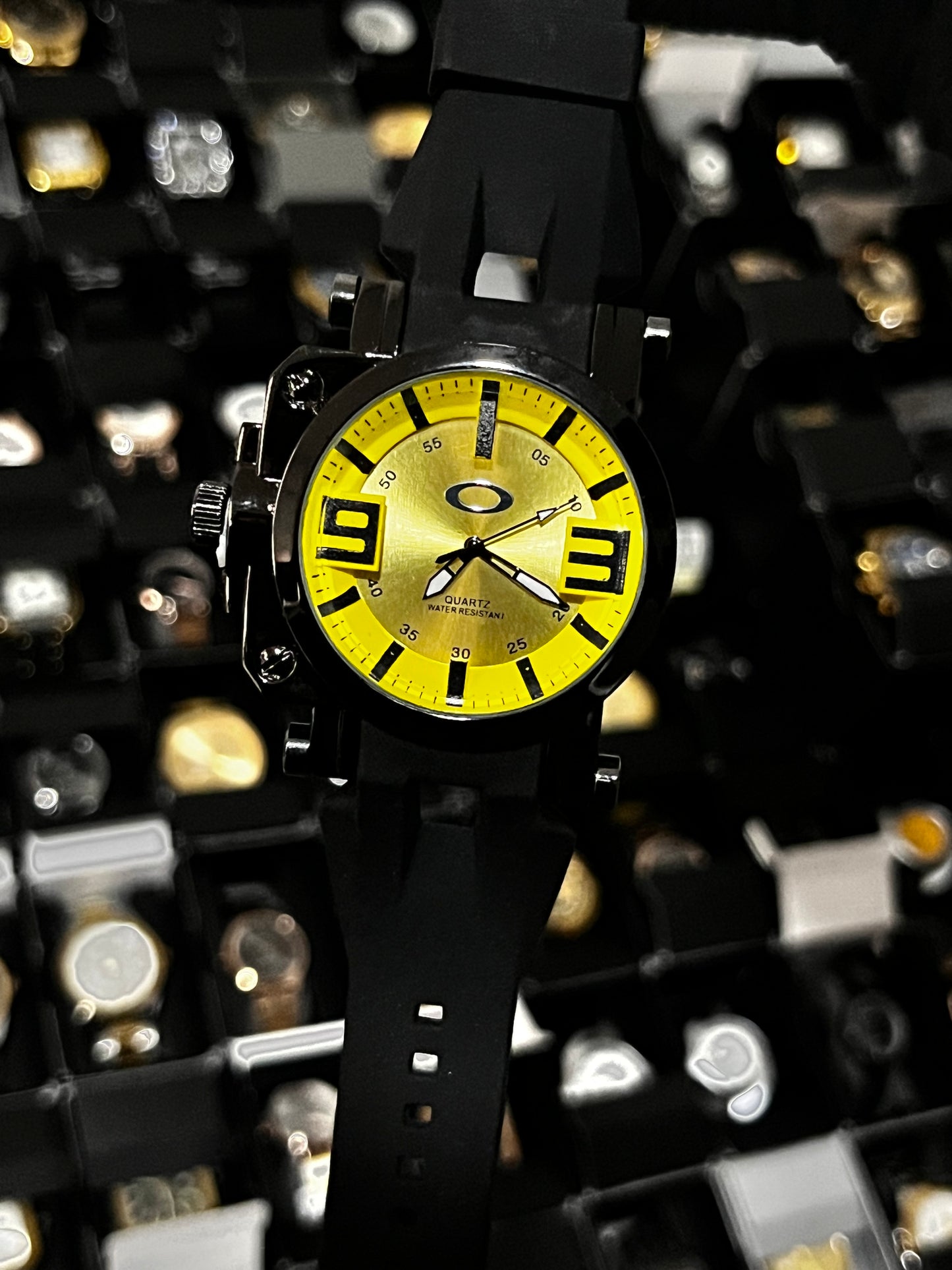 OAK GOMA/NEGRO TABLERO/AMARILLA/93 BISEL/NEGRO