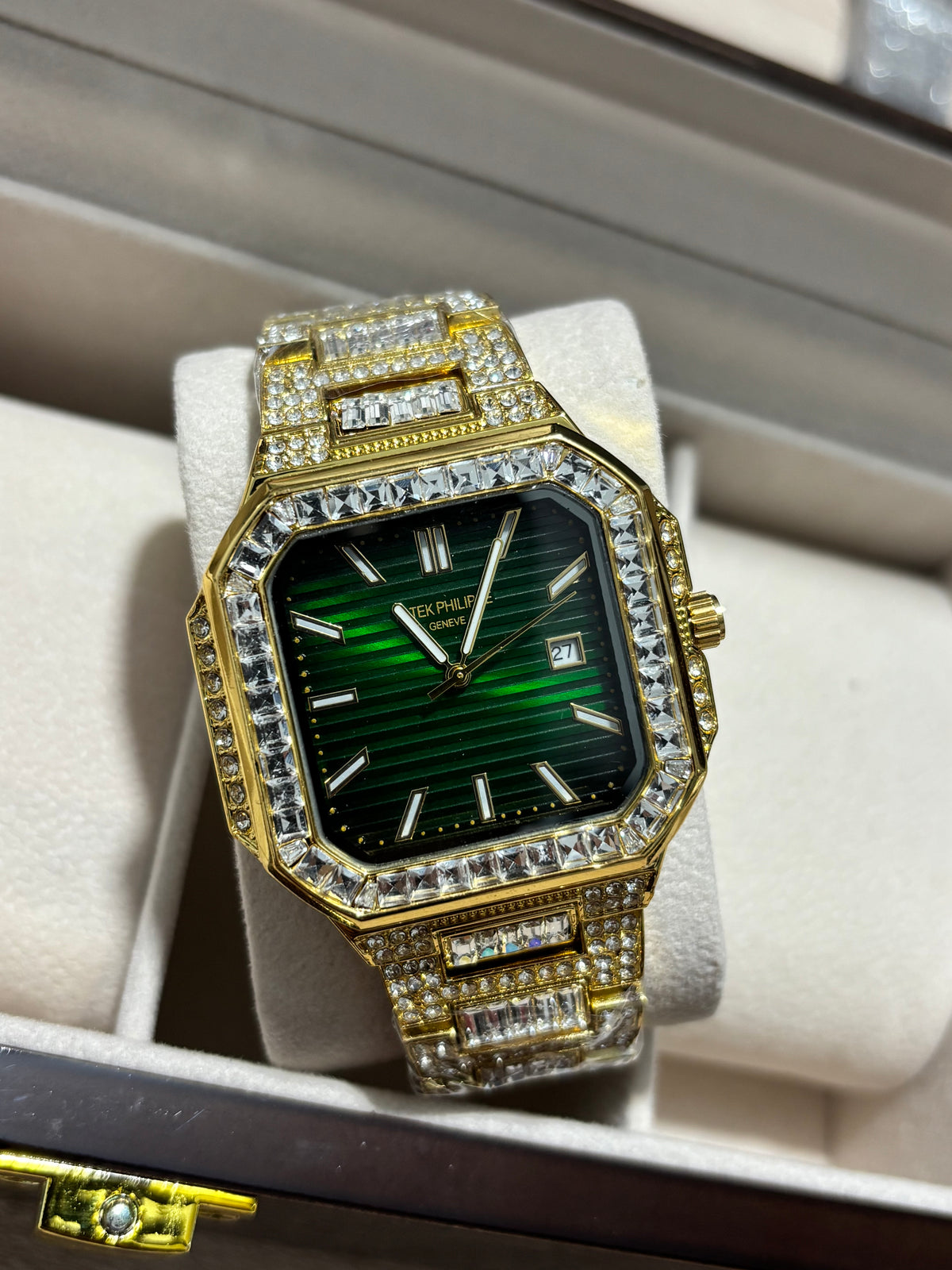 PTK CUBANO dorado fondo verde