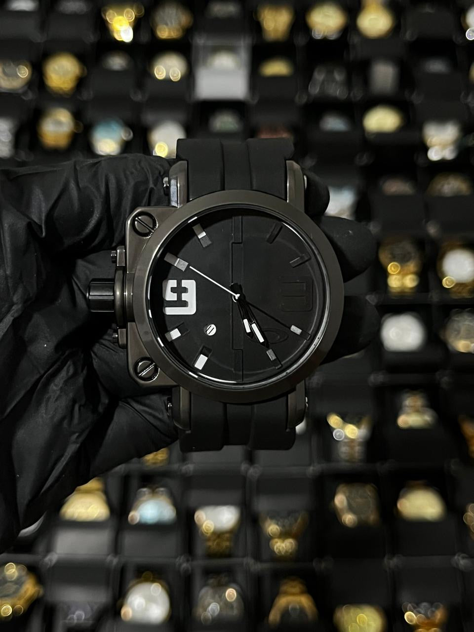 OAK GOMA/NEGRO TABLERO/NEGRO/BLANCO/# BISEL/NEGRO