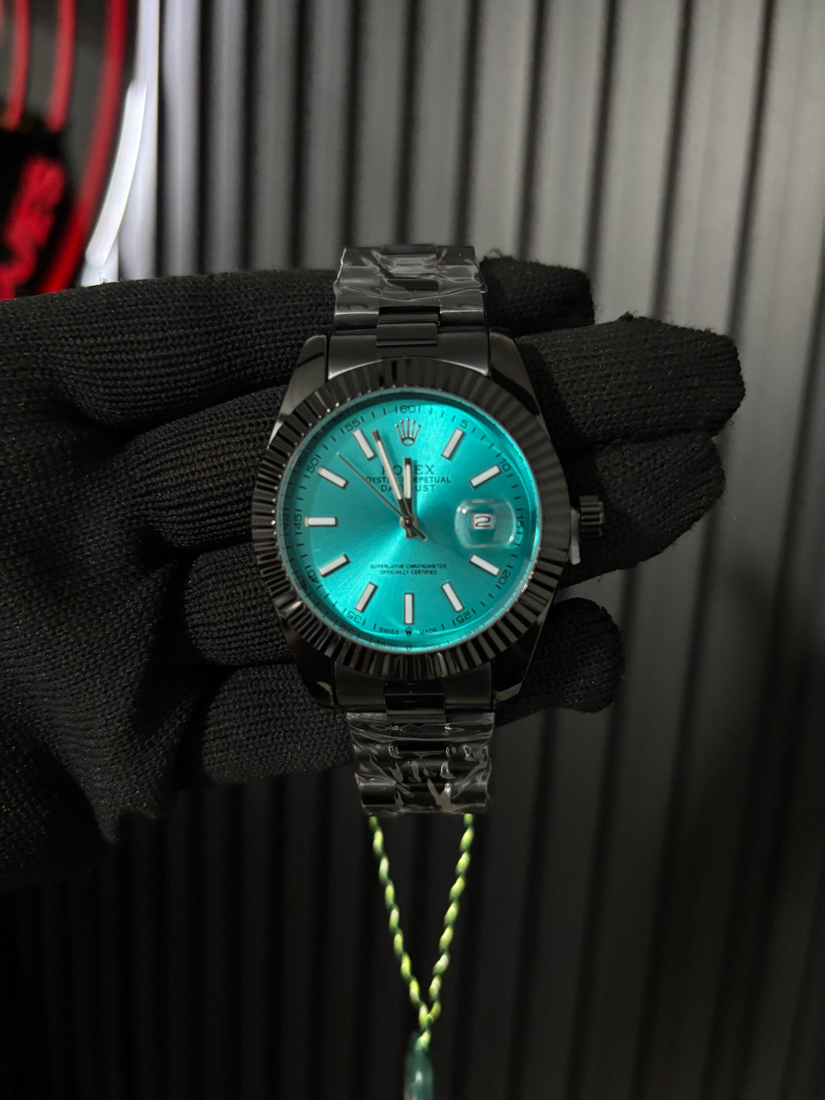 Rx dd relieve negro fondo azul claro