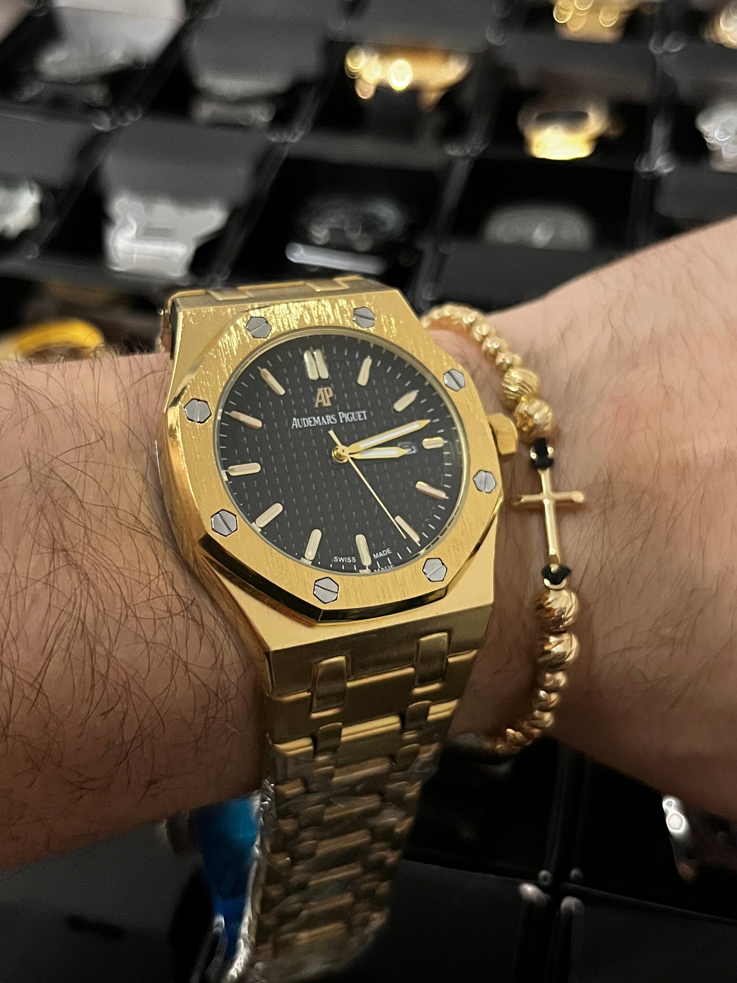 ADMR P METÁLICO II / DORADO FONDO NEGRO