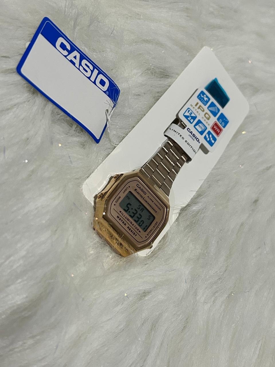 CSO RETRO/DIGITAL ACERO/DORADO TABLERO NEGRO BISEL DORADO