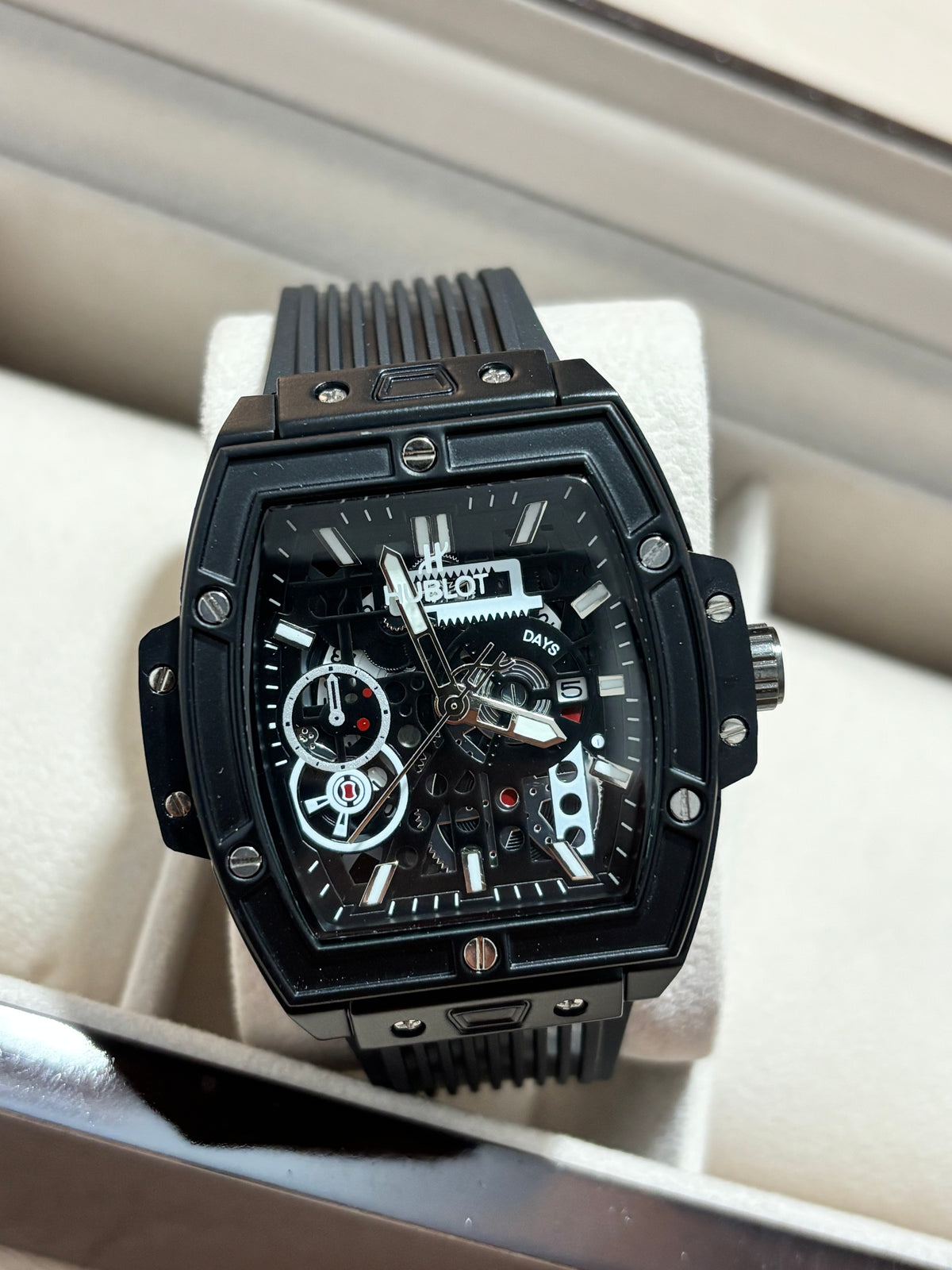 Hblt New II negro