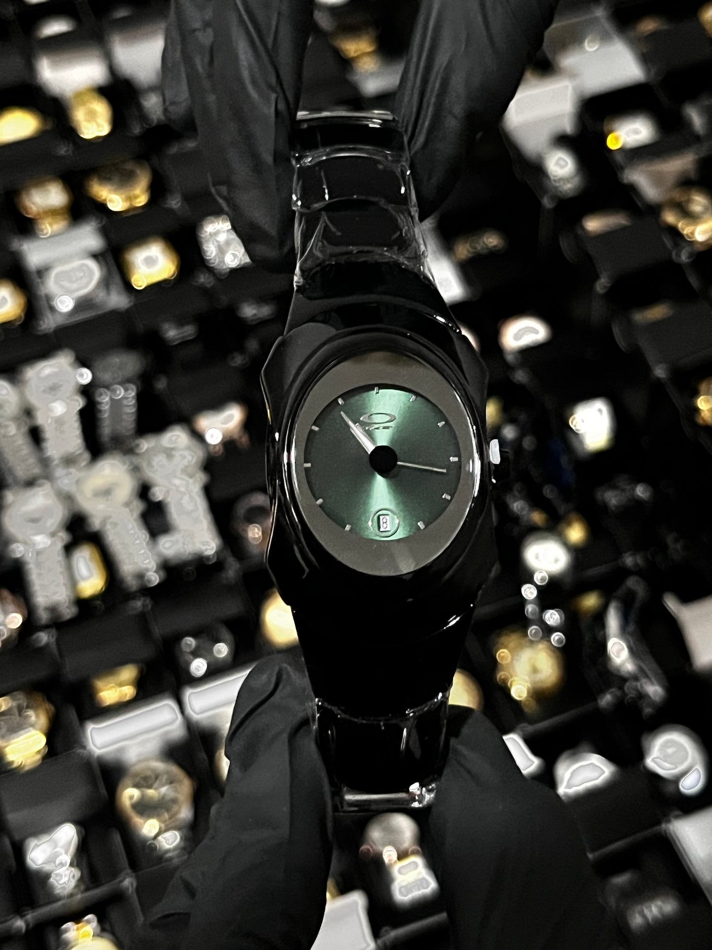 OAK ACERO/NEGRO TABLERO/VERDE BISEL/NEGRO/PLATEADO CAJA/OVALADA