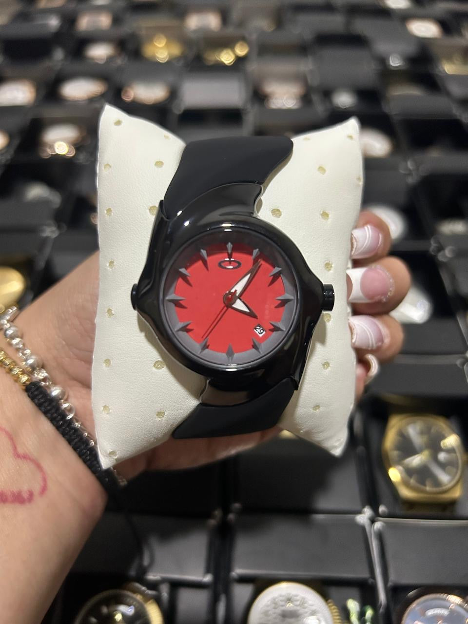 OAK GOMA/NEGRO TABLERO ROJO BISEL NEGRO