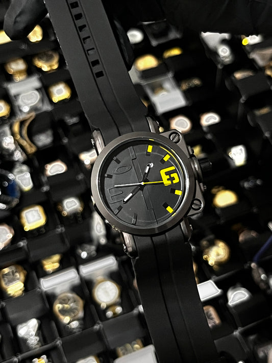 OAK GOMA/NEGRO TABLERO/NEGRO/AMARILLO/# BISEL/NEGRO