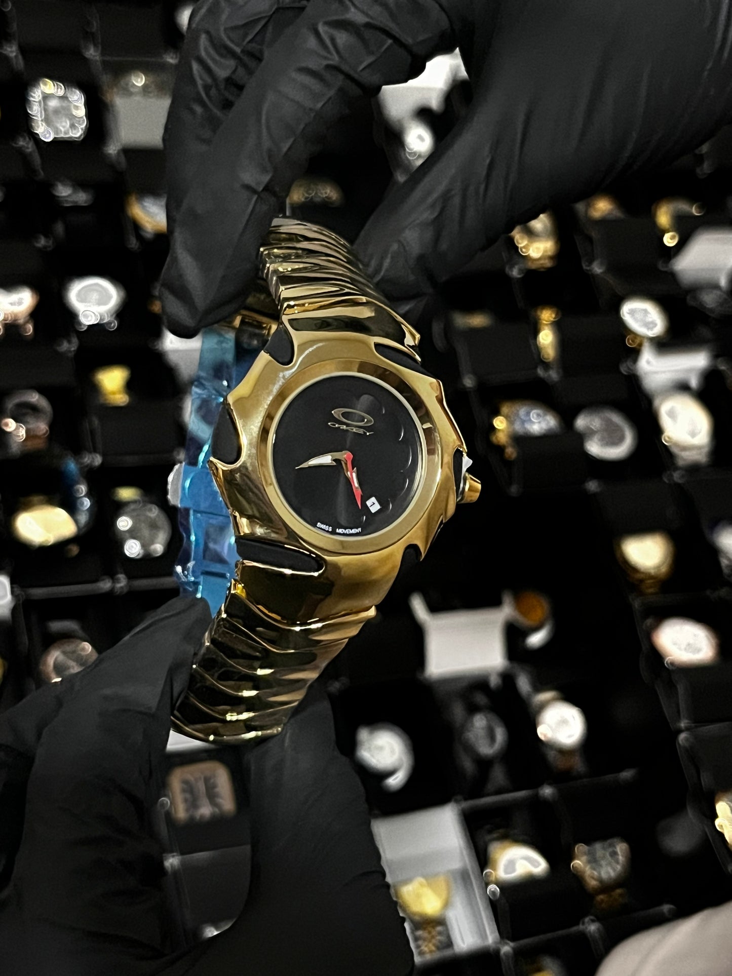 OAK ACERO/DORADO TABLERO/NEGRO BISEL/DORADO