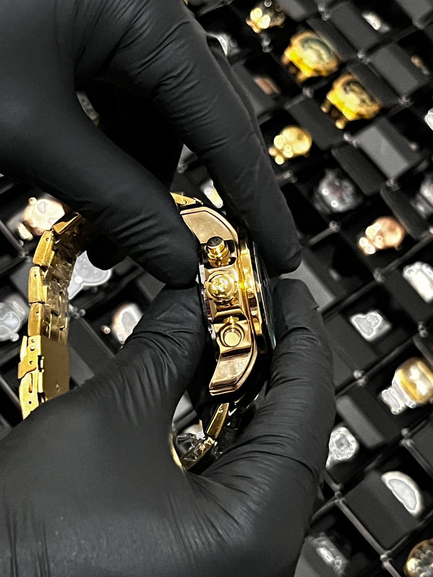 INVIC  ACERO/DORADO TABLERO/BLANCO/CRONOS/DORADOS BISEL/NEGRO