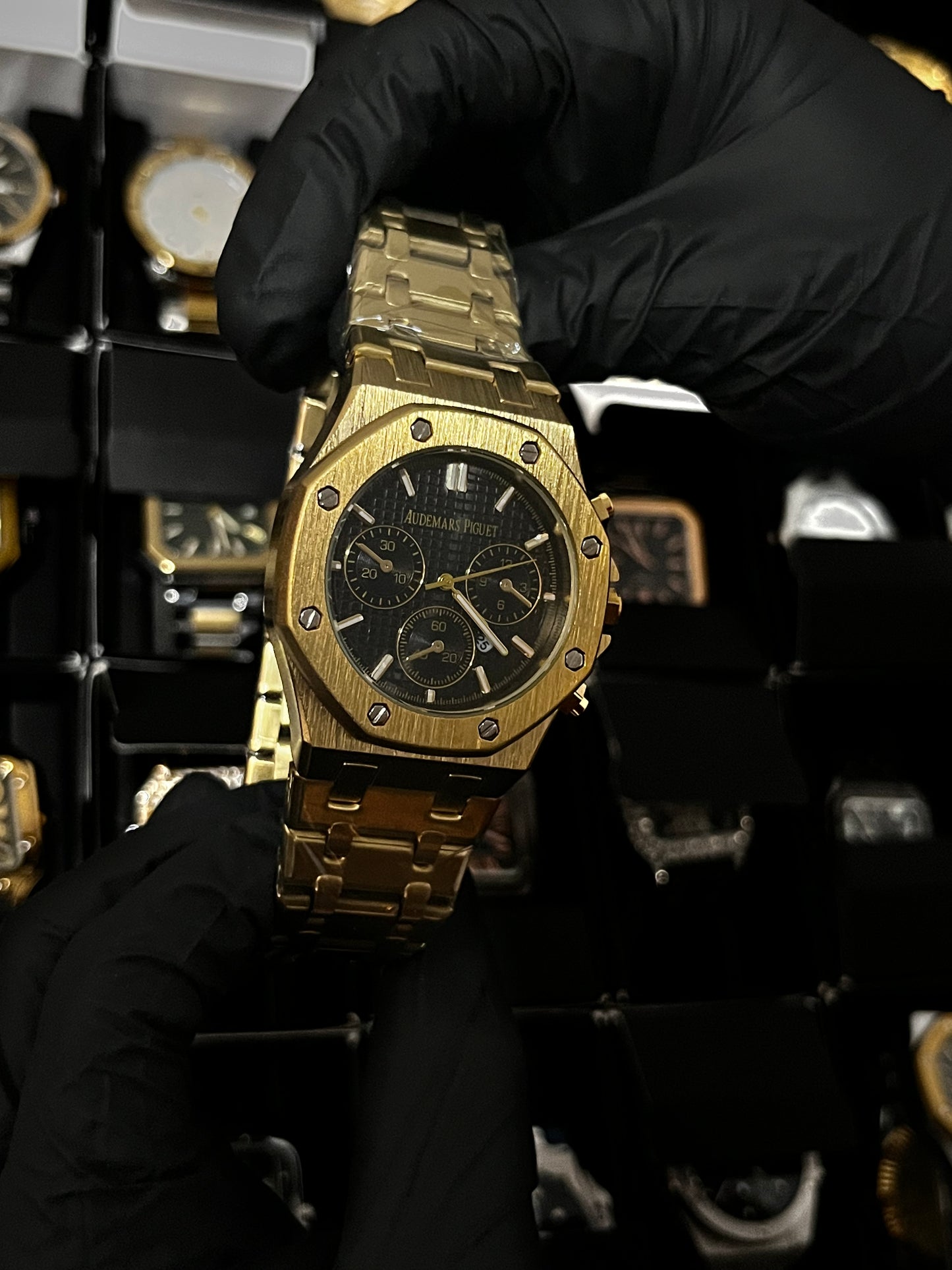 ADMR METÁLICO / 3 CRONO / DORADO FONDO NEGRO