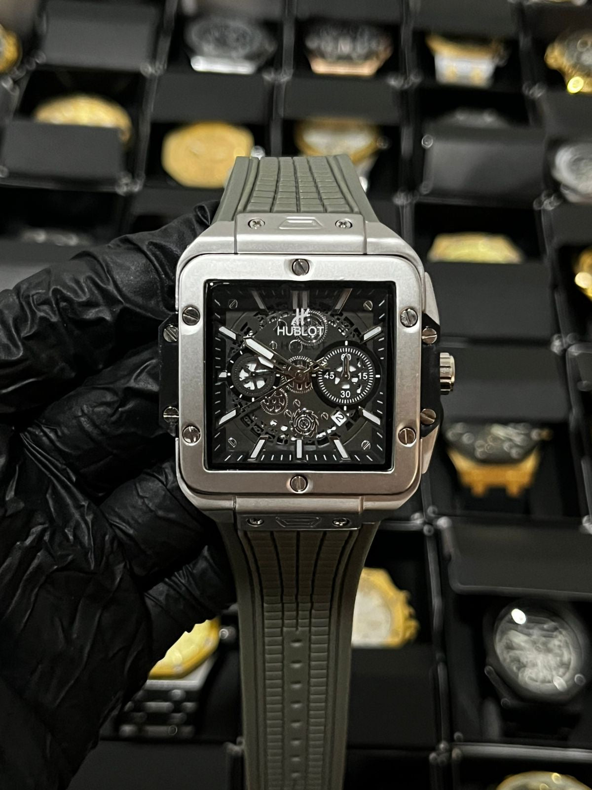 HBLT CUADRADO / PLATEADO / PULSO GRIS