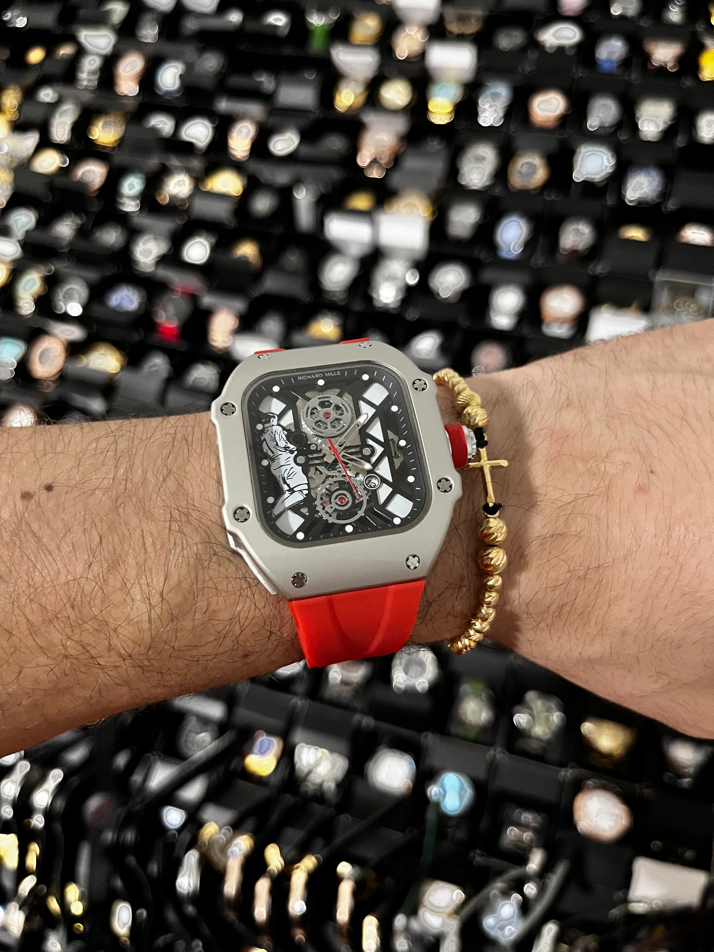 R MILL / CR / PLATEADO PULSO ROJO