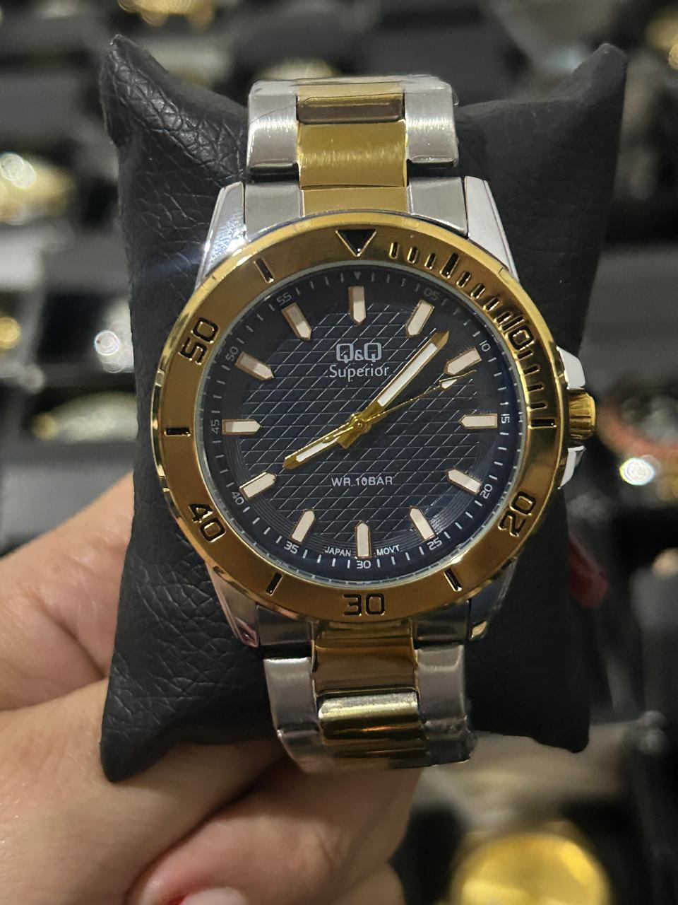 Q&Q ACERO/DORADO TABLERO/AZUL BISEL/DORADO Y NEGRO