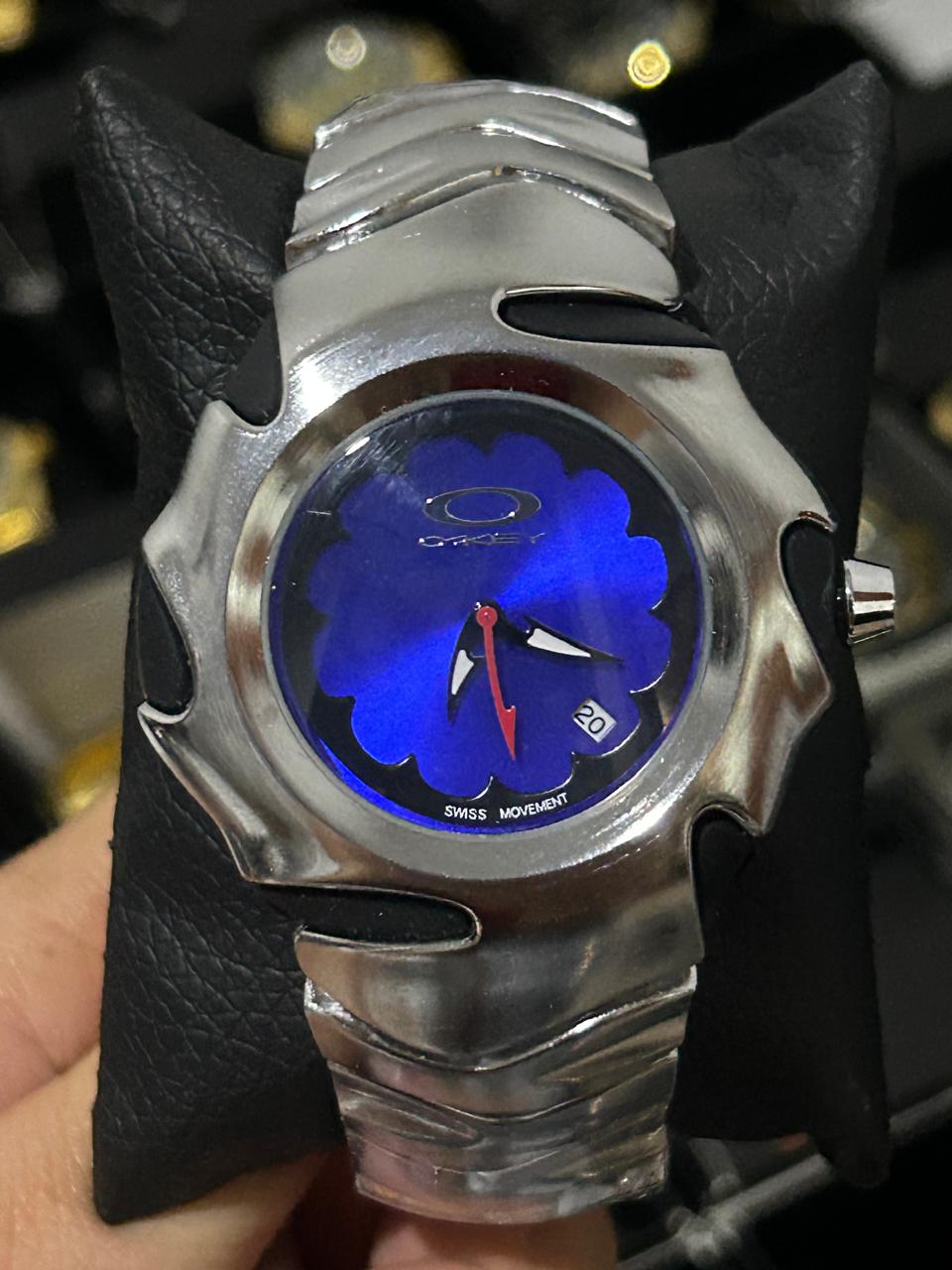 OAK ACERO/PLATEADO TABLERO AZUL BISEL PLATEADO/NEGRO