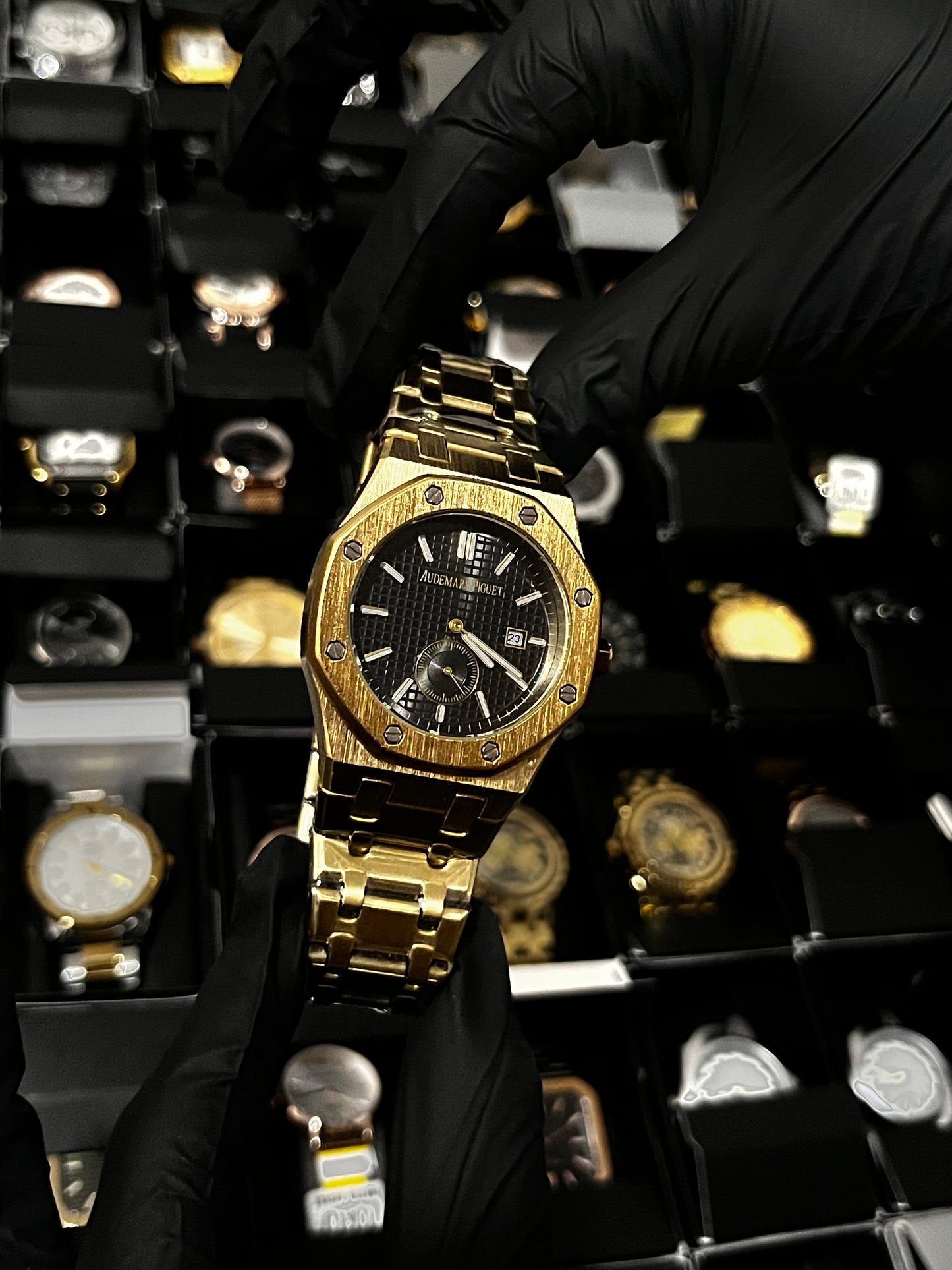 ADMR METÁLICO / CRONO SEGUNDERO / DORADO FONDO NEGRO