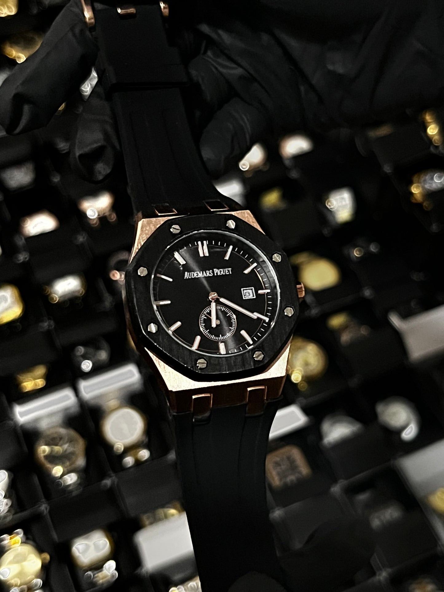 ADMR GOMA/NEGRO TABLERO/NEGRO BISEL/DORADO/NEGRO