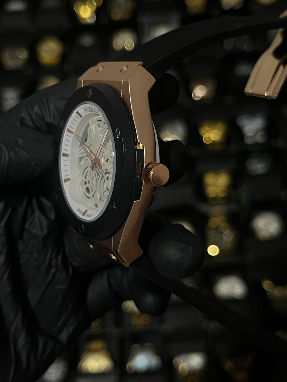 HBLT HELIC / ORO ROSA / BISEL NEGRO / PULSO NEGRO