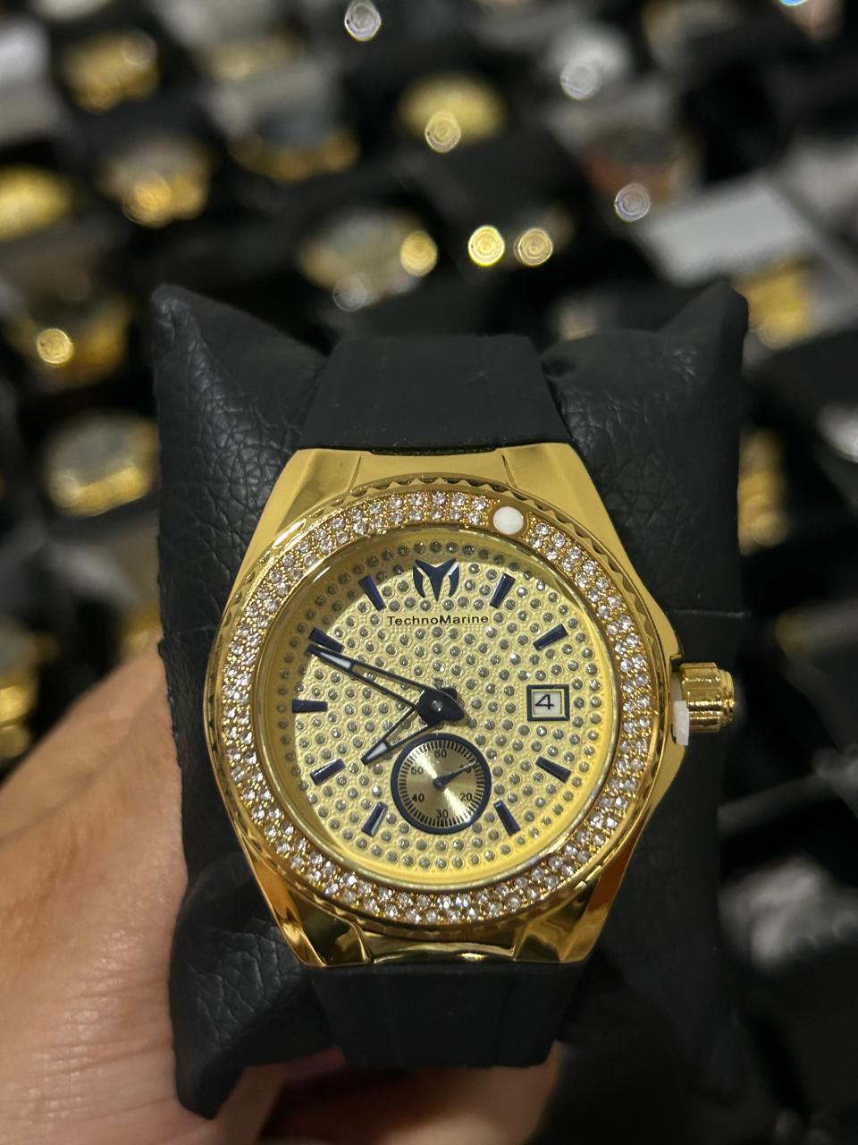 TECH. M DAMA GOMA NEGRO TABLERO DORADO BISEL DORADO/CUBANO