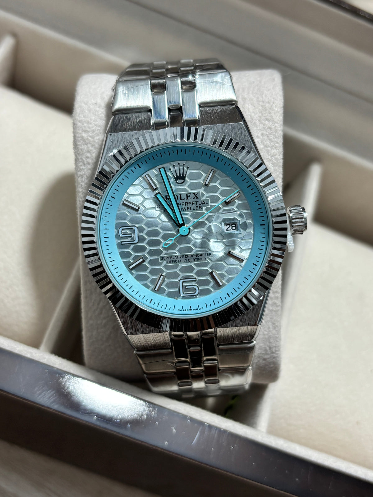 RX LANDWR R 963 plateado fondo azul claro