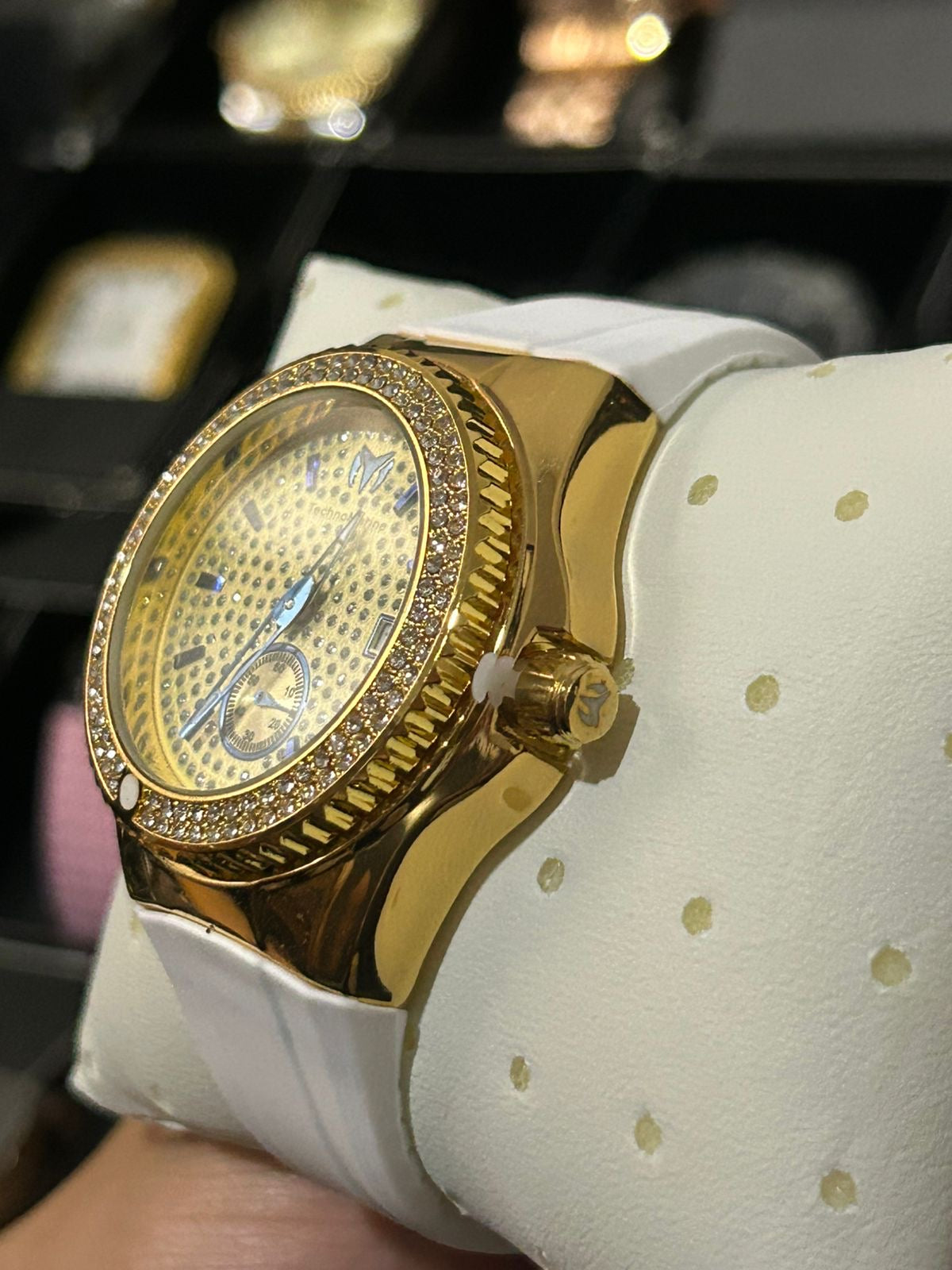 TECH. M DAMA GOMA BLANCO TABLERO DORADO BISEL DORADO/CUBANO