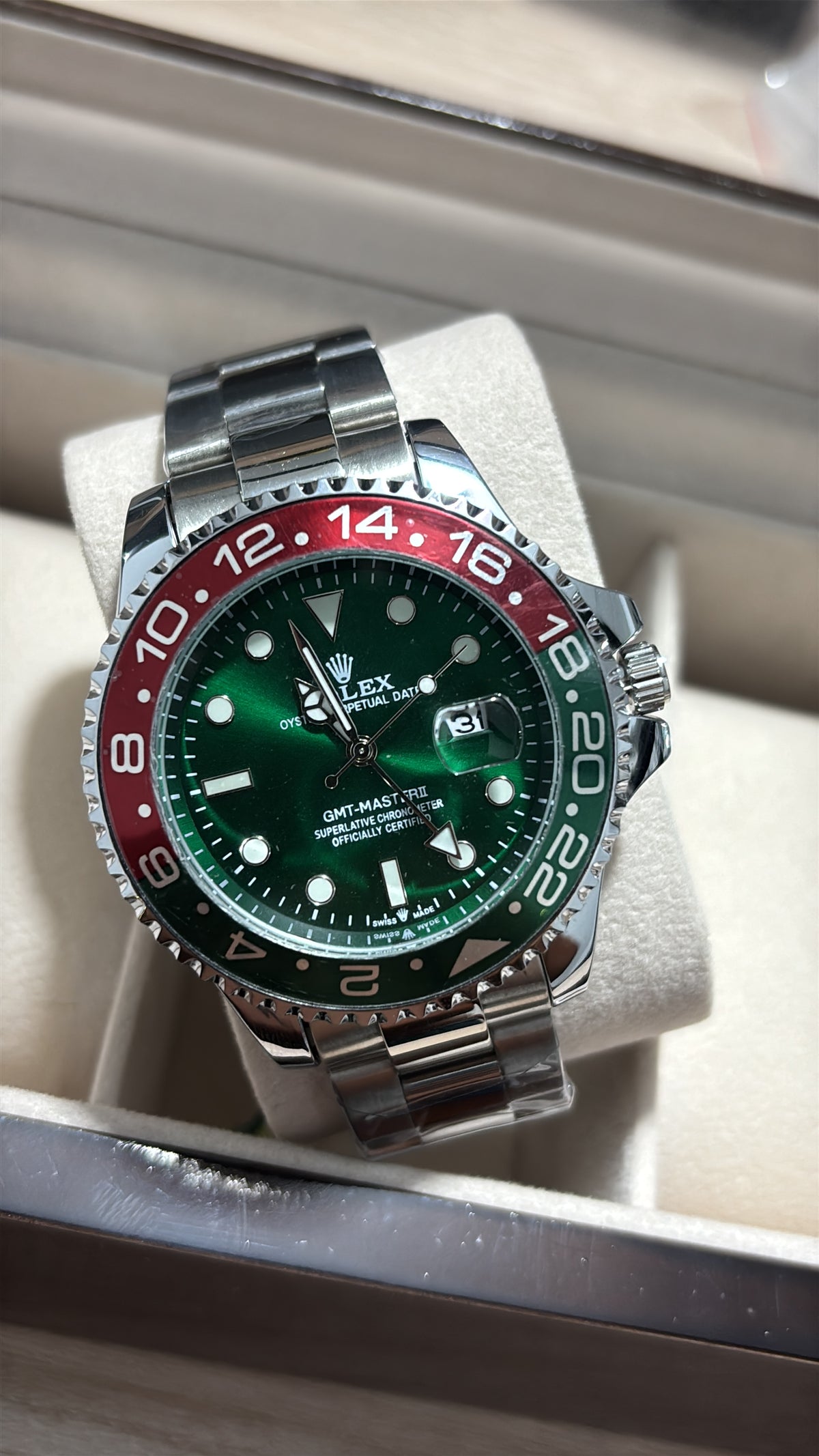 RX GM2 plateado bisel rojo verde fondo verde