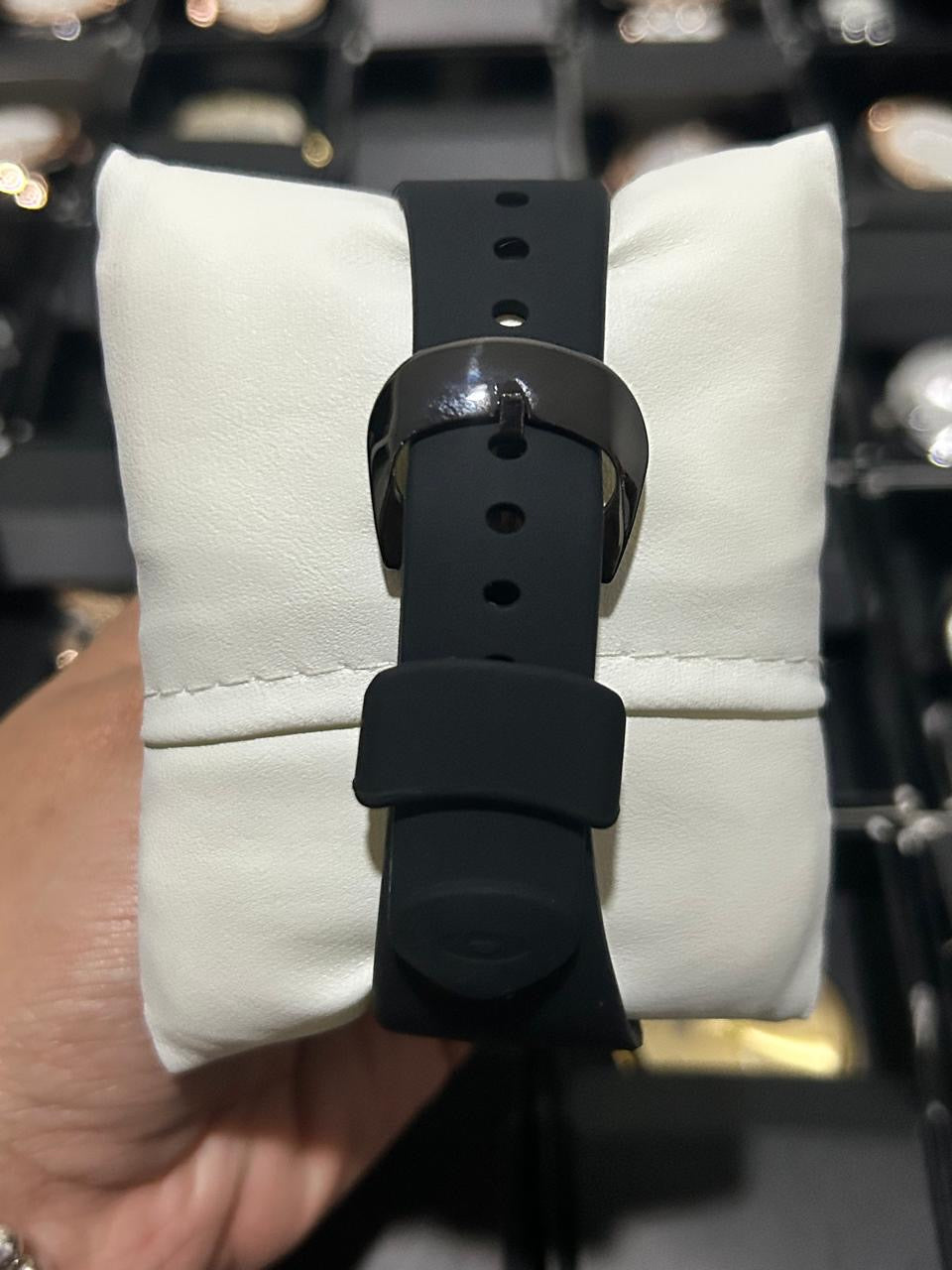 OAK GOMA/NEGRO TABLERO PLATEADO BISEL NEGRO