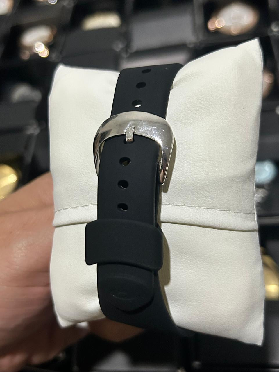 OAK GOMA/NEGRO TABLERO ROJO BISEL PLATEADO