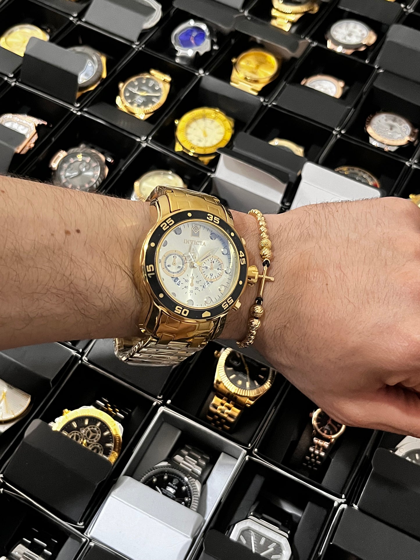 INVIC  ACERO/DORADO TABLERO/BLANCO/CRONOS/DORADOS BISEL/NEGRO