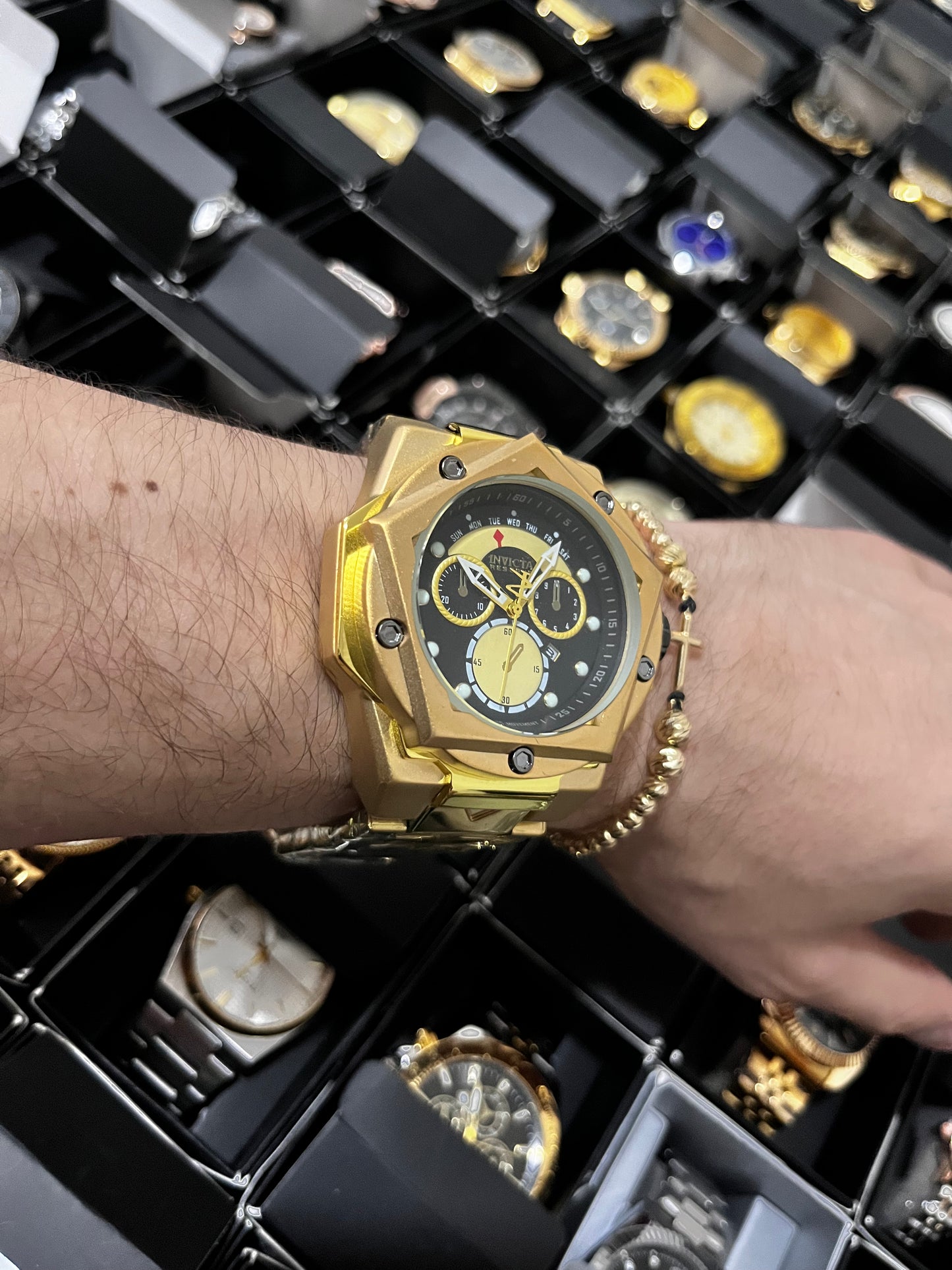 INVIC  ACERO/DORADO TABLERO/NEGRO/CRONOS/DORADOS BISEL/DORADO