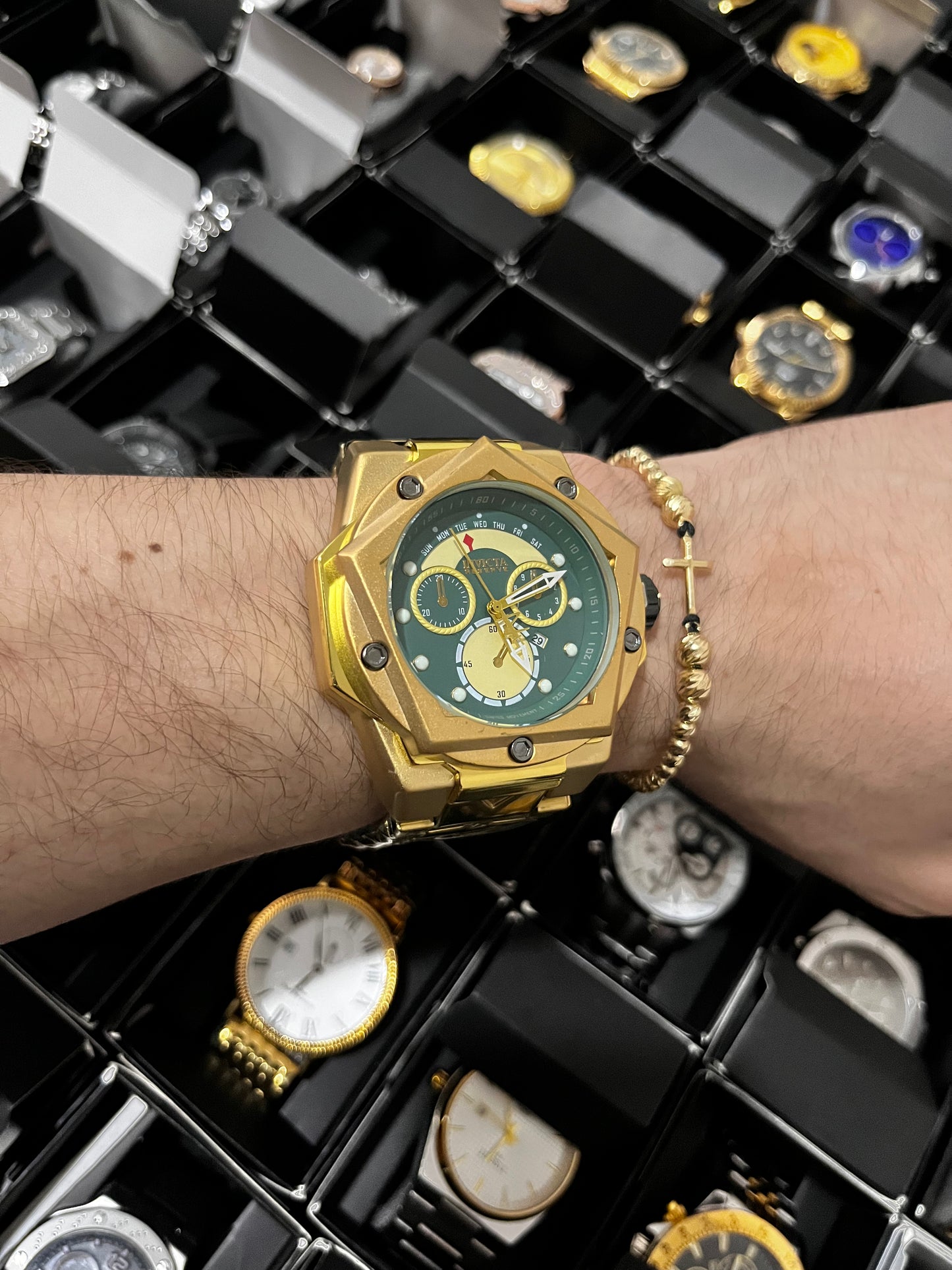 INVIC  ACERO/DORADO TABLERO/VERDE/CRONOS/DORADOS BISEL/DORADO