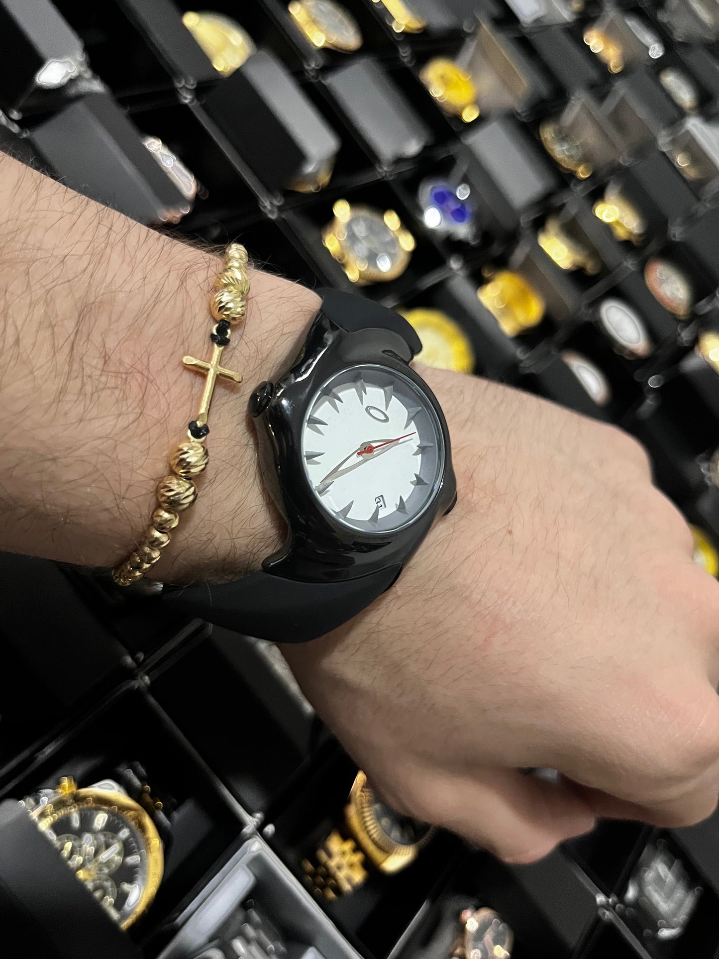 OAK GOMA/NEGRO TABLERO PLATEADO BISEL NEGRO