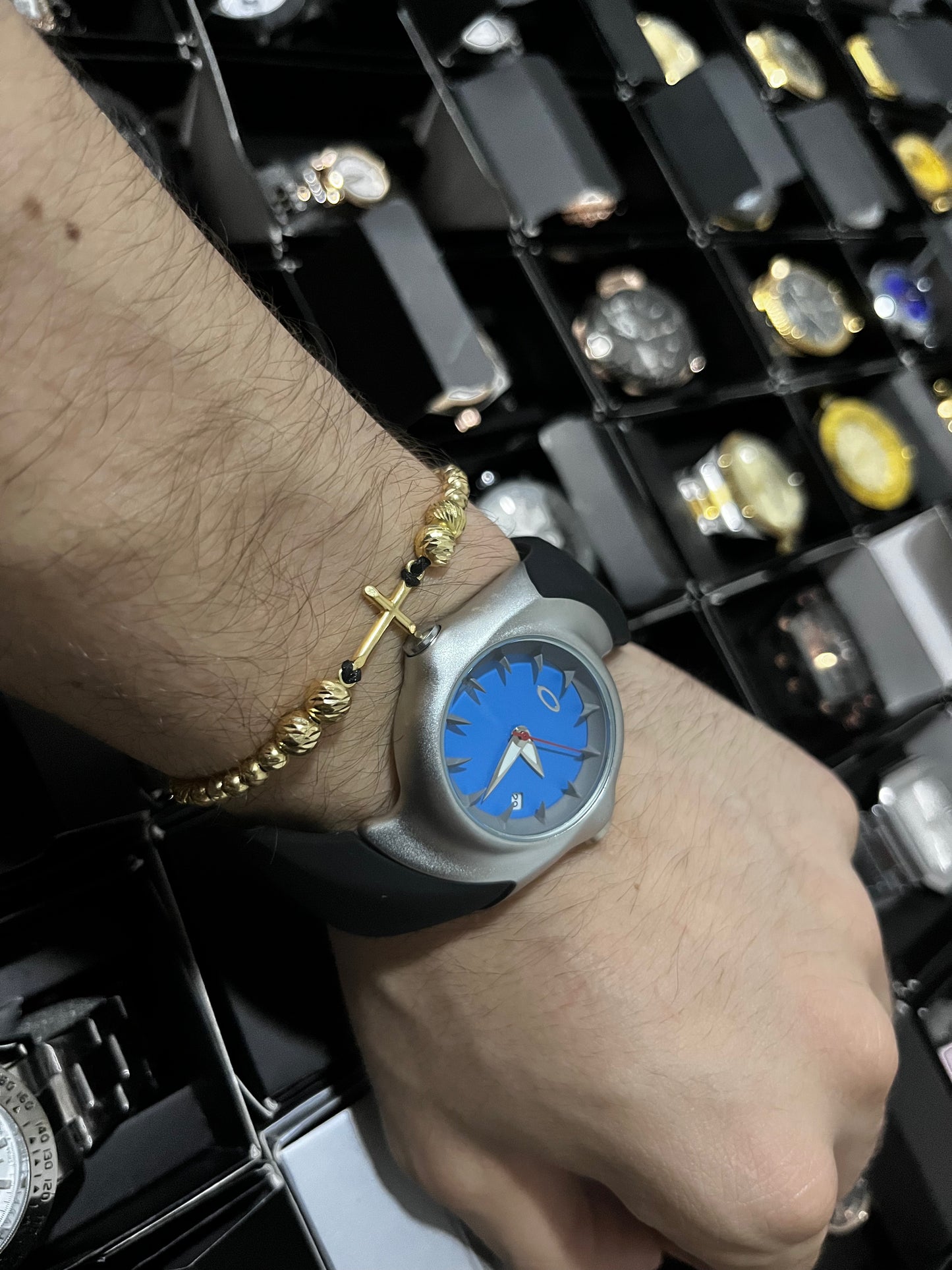 OAK GOMA/NEGRO TABLERO AZUL BISEL PLATEADO