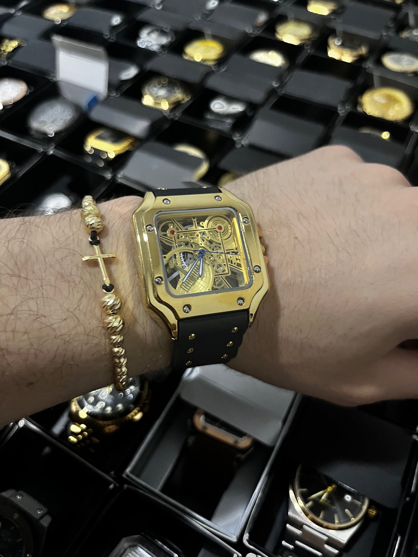 CRTR GOMA/NEGRO TABLERO/SKELETON/DORADO BISEL/DORADO