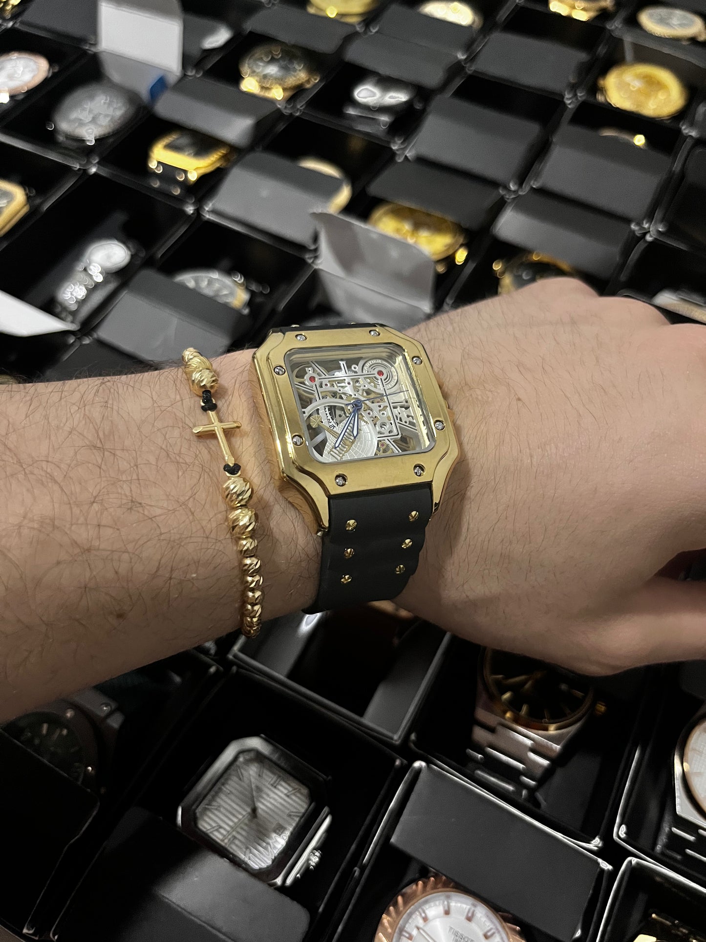 CRTR GOMA/NEGRO TABLERO/SKELETON/BLANCO BISEL/DORADO