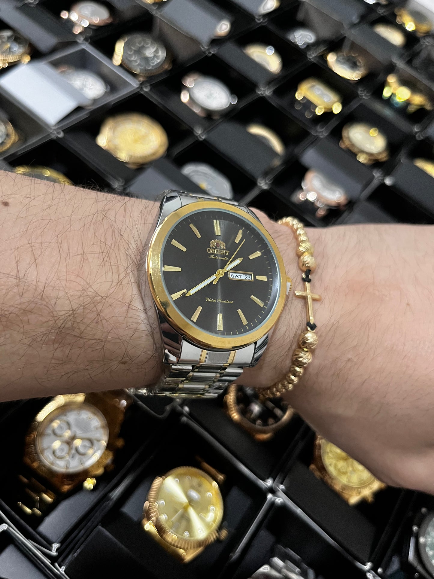 ORNT ACERO/BICOLOR TABLERO/NEGRO BISEL/DORADO