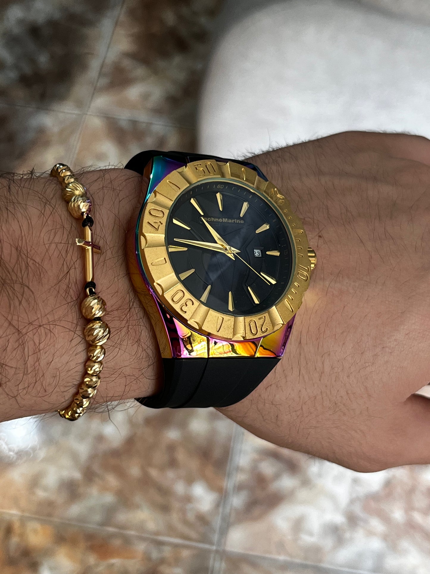 TECH M GOMA NEGRO TABLERO BLANCO BISEL DORADO/TORNASOL