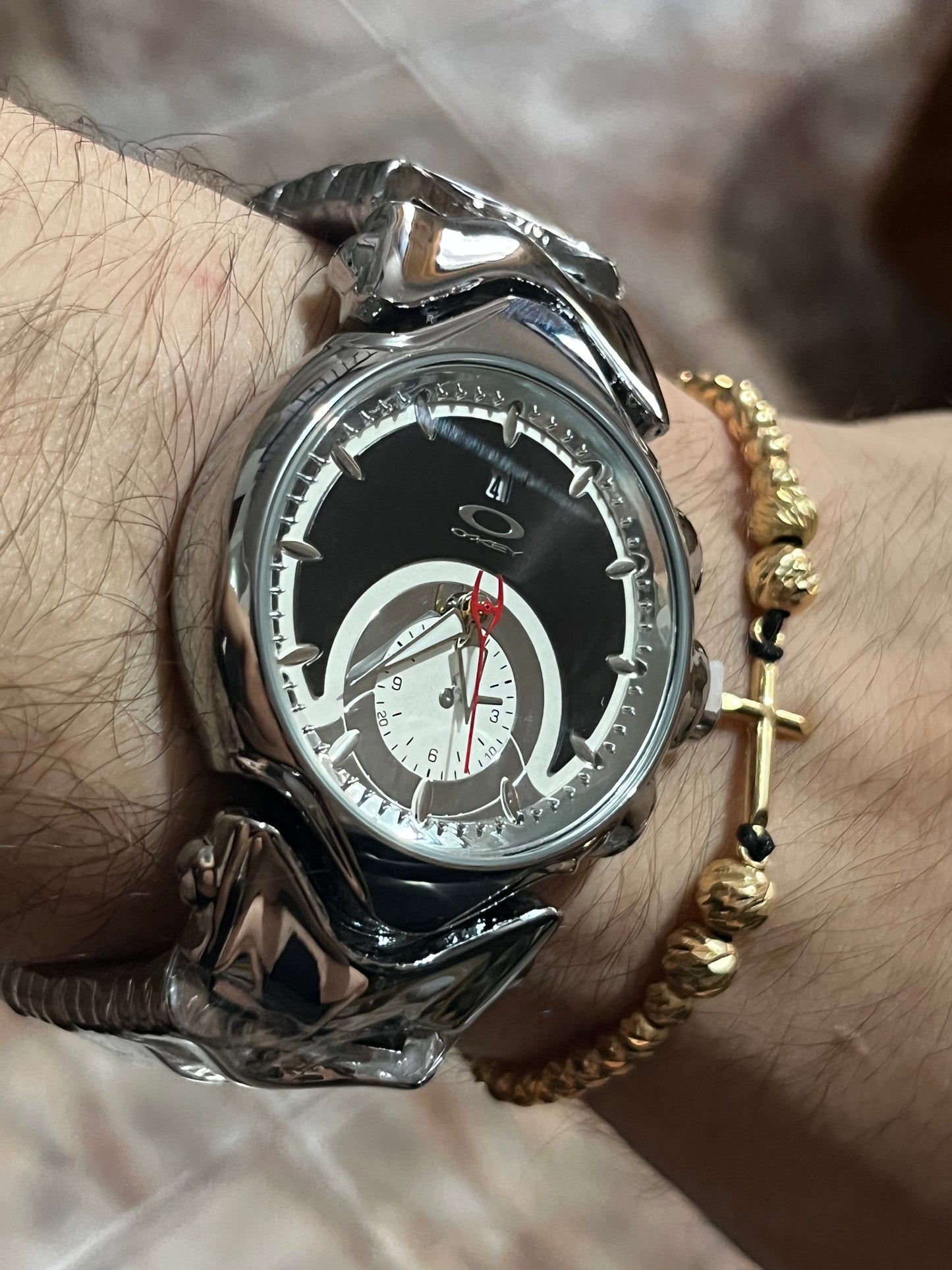 OAK ACERO/PLATEADO TABLERO NEGRO/BLANCO BISEL PLATEADO