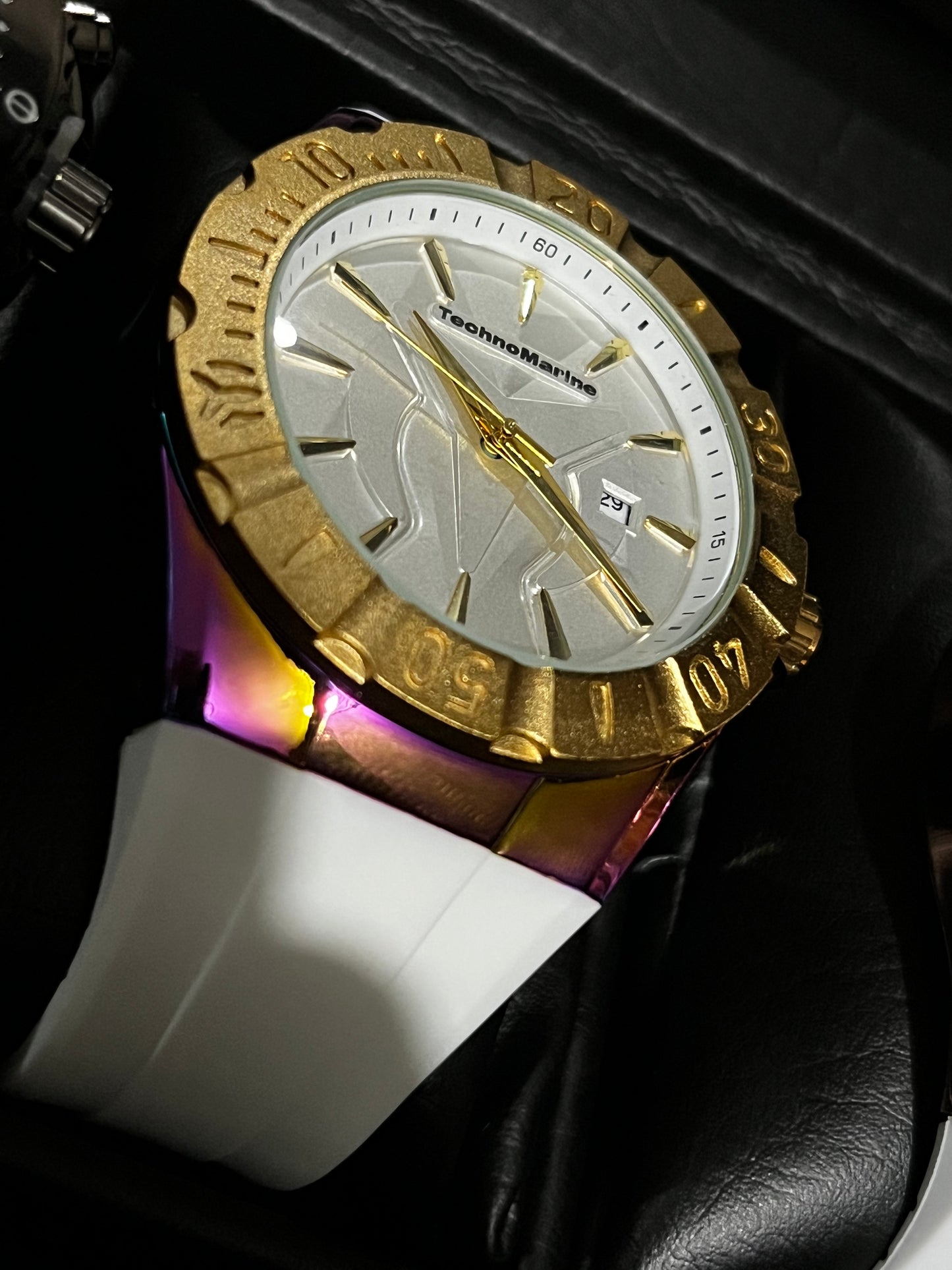 TECH M GOMA BLANCO TABLERO BLANCO BISEL DORADO/TORNASOL