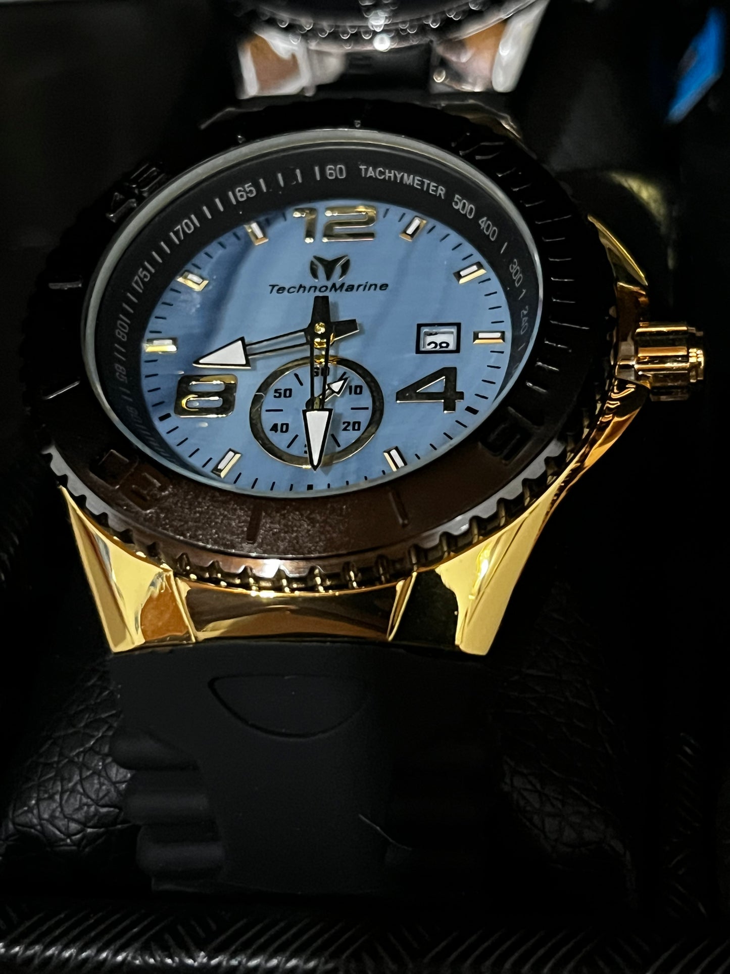 TECH M GOMA NEGRO TABLERO AZUL BISEL NEGRO/DORADO