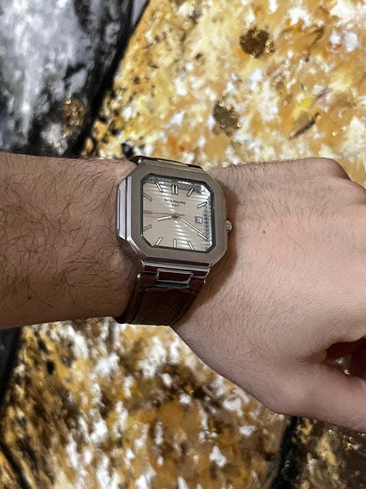 PTK CUERO CAFE TABLERO PLATEADO