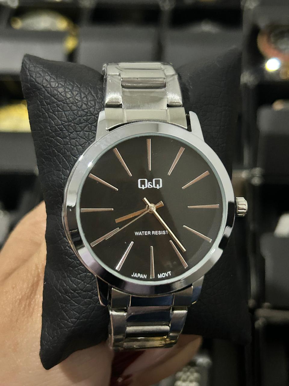 Q&Q ACERO/PLATEADO TABLERO/MARRON BISEL/PLATEADO