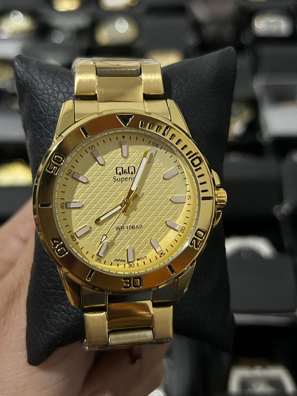 Q&Q ACERO/DORADO TABLERO/DORADO BISEL/DORADO Y NEGRO