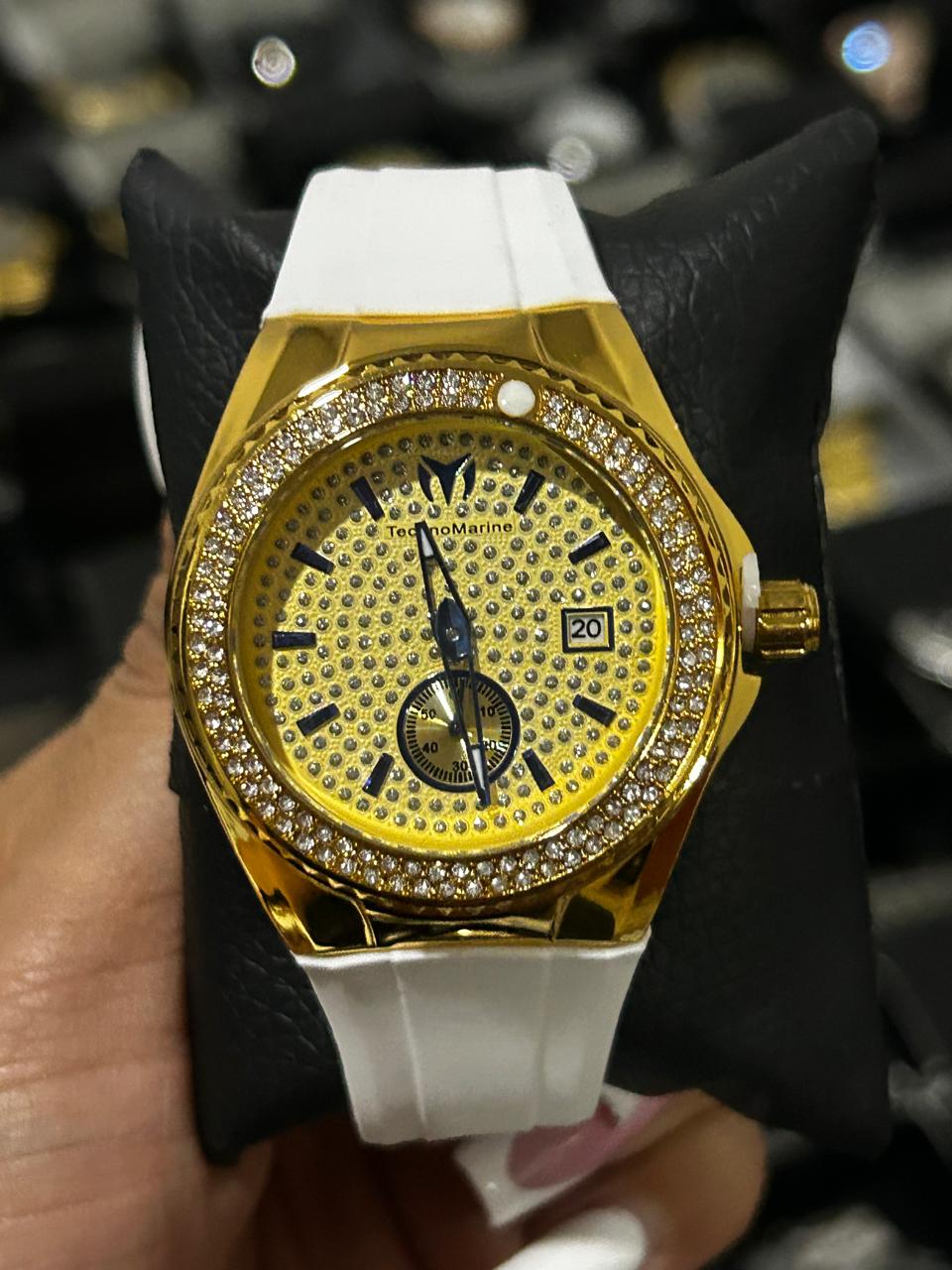 TECH. M DAMA GOMA BLANCO TABLERO DORADO BISEL DORADO/CUBANO