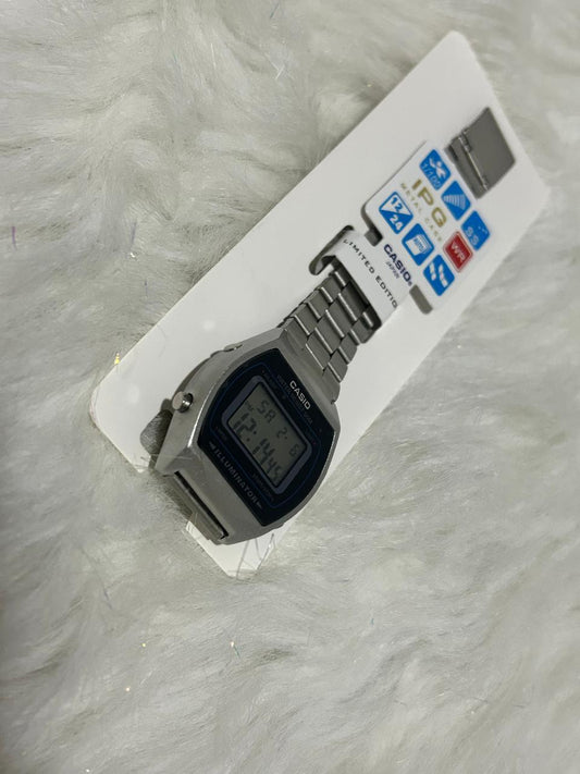 CSO RETRO/DIGITAL ACERO/PLATEADO TABLERO NEGRO BISEL PLATEADA